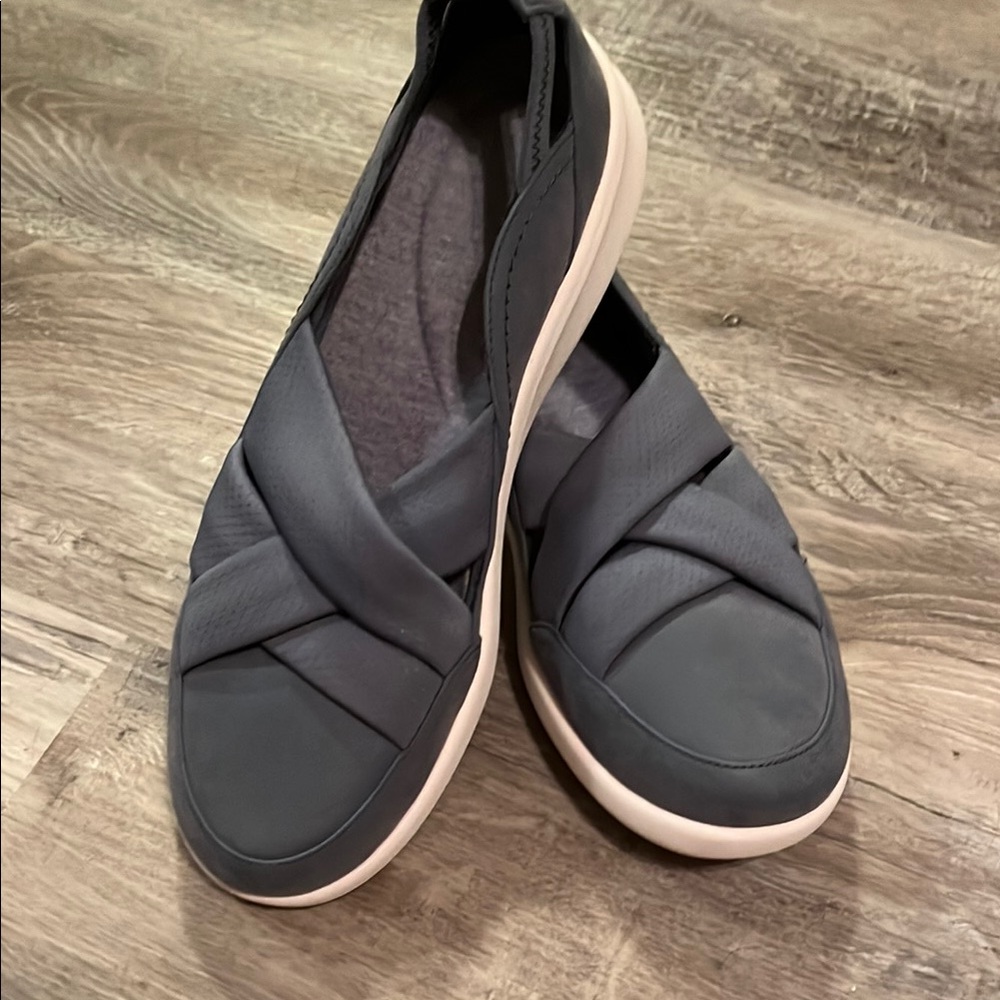 NWOT NEVER WORN Clarks Cloudsteppers Women's Sillian Loafer Slip-On Flats Sz 9